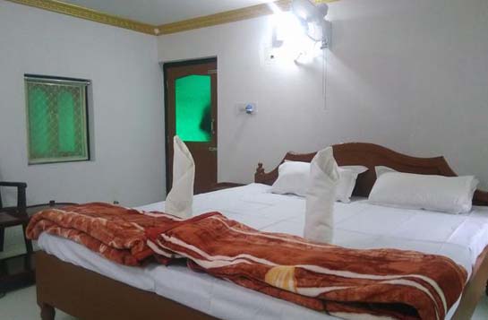 Cottage,Breakfast,Lunch,Dinner